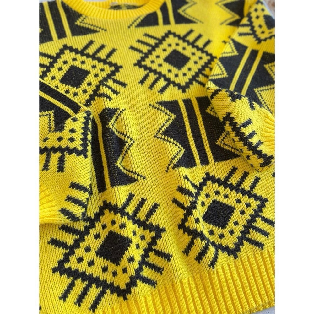Vintage Retro Yellow and Black Geometric Aztec Funky Design Pullover Sweater - Picture 3 of 6